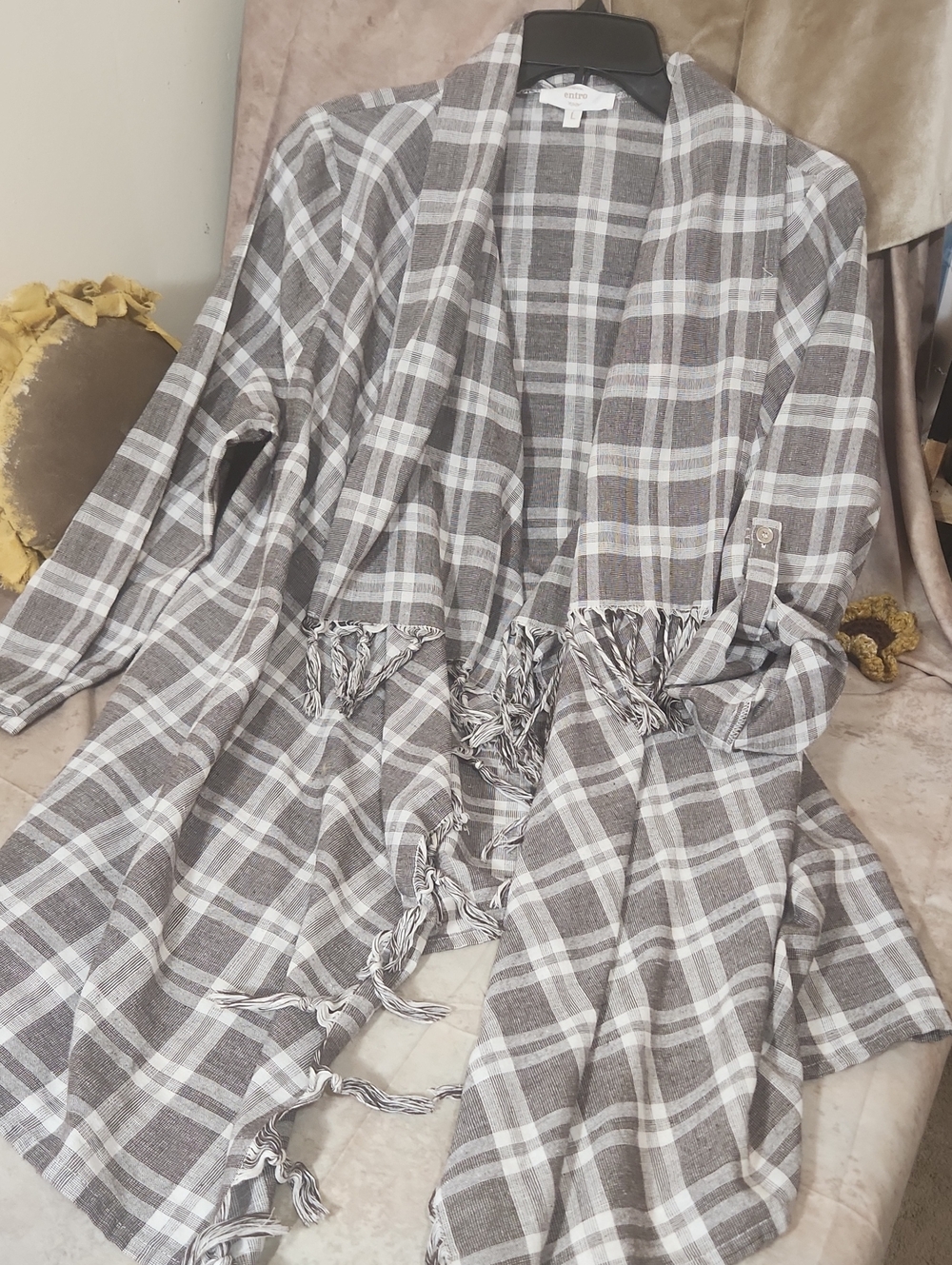 entro Plaid Fringe Open Cardigan - Gray/Brown & White